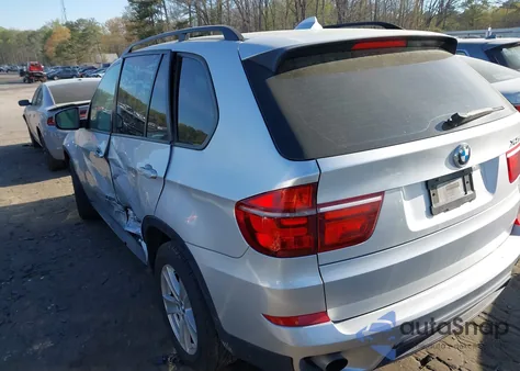 2011 BMW X5 xDrive35I/xDrive35I Premium/xDrive35I Sport Activity z USA, uszkodzony, nr VIN 5UXZV4C51BL741538